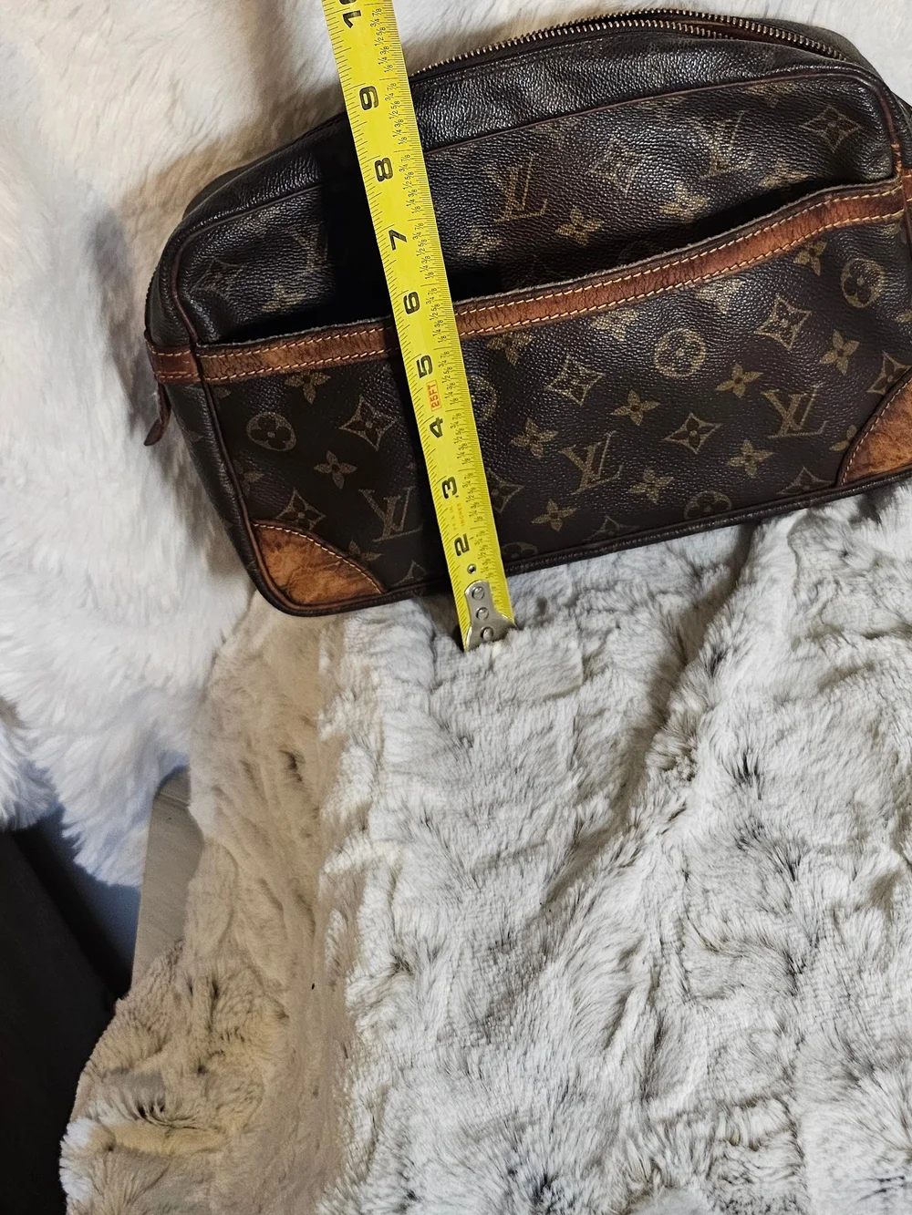 Louis Vuitton Monogram Canvas Toiletry Pouch in Brown and Tan With COA - Picture 11 of 14